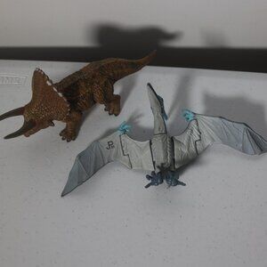 Lot of 2 Jurassic Park Pteranodon 1993 Kenner Figure & Schleich Triceratops 2011